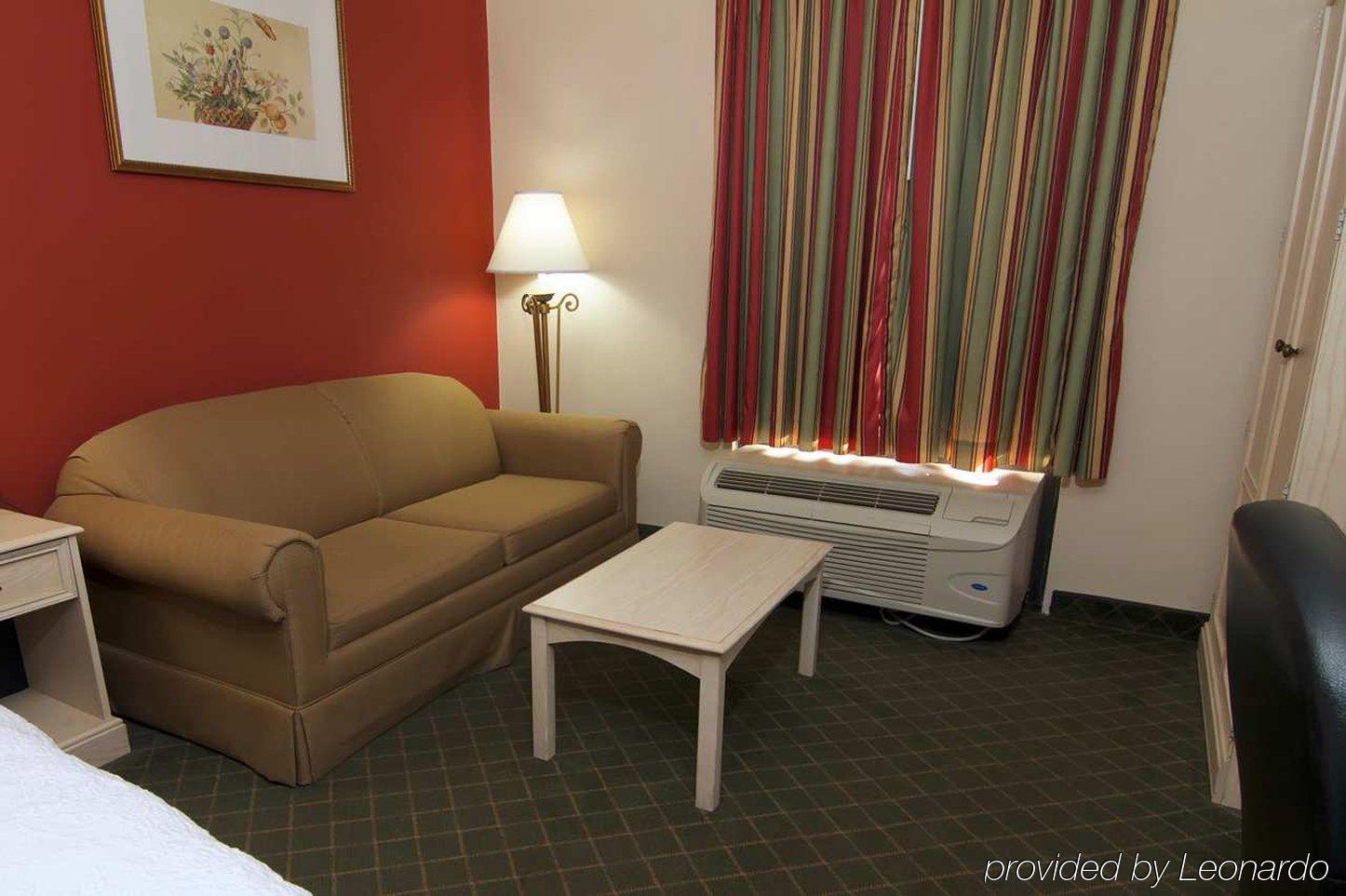 Hampton Inn Winchester-University/ Mall Exterior foto